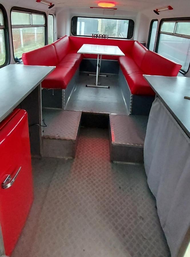 Insolite Bus Anglais Le Buckinghambus Saint-Philbert-sur-Risle Bagian luar foto