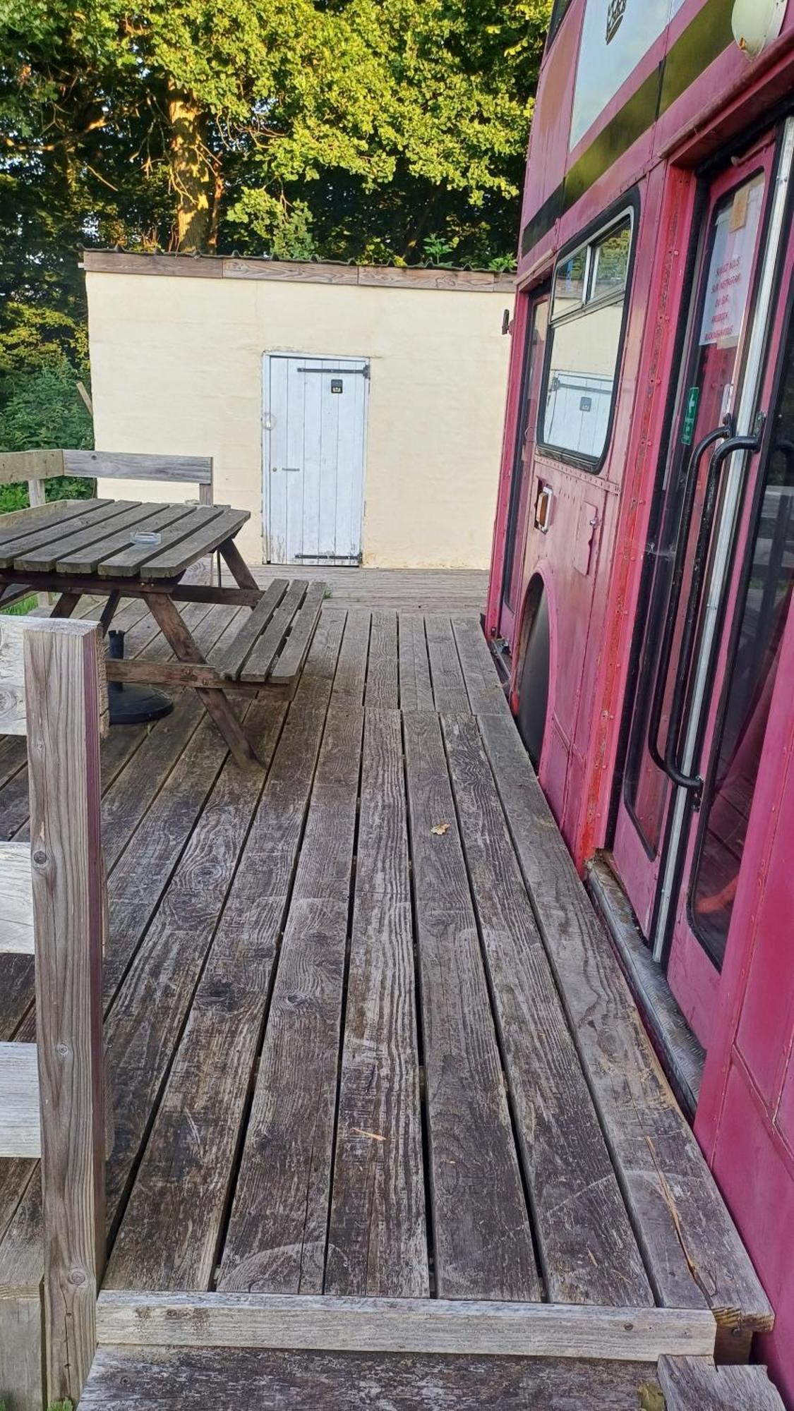 Insolite Bus Anglais Le Buckinghambus Saint-Philbert-sur-Risle Bagian luar foto